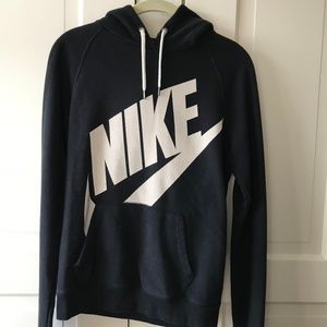 Nike Hooded Sweatshirt with Front Pocket